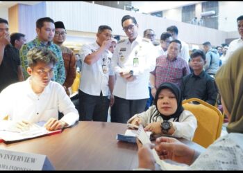 Rico Waas Tinjau Job Fair, 56 Perusahaan Buka 2.149 Lowongan dengan 203 Jabatan