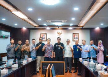 Respons Pengaduan Warga, Rico Waas Bangun Platform CRM Berteknologi AI