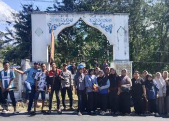 Mahasiswa IPTS dan NNB Hutabangun Jae Madina Bersihkan Pemakaman, Jalan Lingkungan Desa Ma’raf Dan Santunan Anak Yatim-piatu