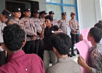 Cafe remang remang di Madina tetap buka, meskipun Satpol PP sudah 3 kali di Demo Mahasiswa