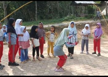 Mahasiswa KKN STAIN Madina Kel-40 sukses gelar permainan Tradisional