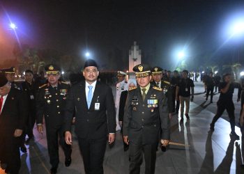 Gubernur Sumut Bobby Nasution dan Wagub Surya Ikuti Apel Kehormatan dan Renungan Suci di Makam Pahlawan Bukit Barisan