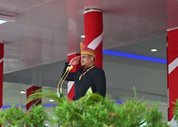 HUT ke-80 Kemerdekaan RI, Gubernur, Wagub, dan Sekdaprov Sumut Kompak Pakai Baju Adat