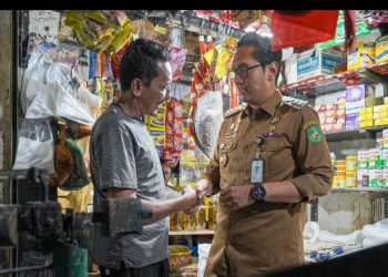 Rico Waas Tindaklanjuti Laporan Warga, Temukan Suplai Beras SPHP di Pasar Sei Sikambing Tersendat