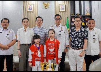 Rico Waas Bangga Prestasi Internasional Geraldine dan Hayley, Jadi Tantangan Lahirkan Pelajar Berprestasi