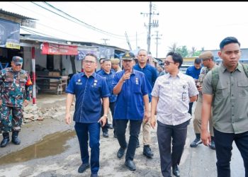 Drainase di Persimpangan Jalan Sicanang Tersumbat, Wakil Wali Kota Medan Minta Segera Normalisasi