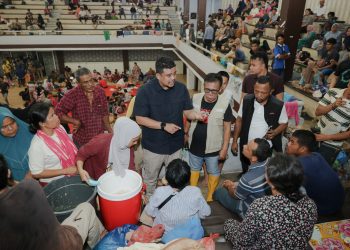 Gubsu Tinjau Pengungsi Di Tapteng, Prioritaskan Kebutuhan Anak-Anak dan Perempuan