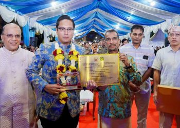Diperayaan Deepavali, Rico Waas Ajak Warga Hidupkan Kembali Cahaya Dalam Keluarga