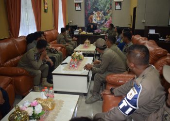 Petugas Satpol PP Langkat Audiensi ke Ketua DPRD, Sampaikan Keluhan Soal Penurunan Gaji