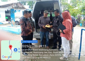 Kemensos Bersama Forkopimcam Bukit Malintang Rujuk Pasien Kurang Mampu ke RSUD Panyabungan