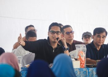 Warga Medan Tuntungan Nangis Sampaikan Keluhannya, Rico Waas Tawarkan Solusi Atasi Banji