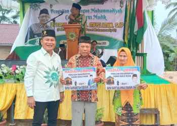 Diihadiri PP Muhammadiyah, Bakhtiar Ahmad Sibarani dan Rahmansyah Sibarani Berikan 2 Paket Umrah, 5 Televisi, 5 Mesin Cuci, dan 10 Kulkas pada Pengajian Muhammadiyah se-TapTeng di Barus Mudik