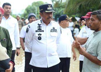 Bupati Madina Tinjau Korban Bencana di Muara Batang Angkola