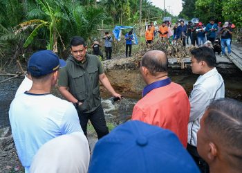 Gubernur Bobby Nasution Tinjau Korban Banjir di Langkat,  Salurkan Bantuan dan Dengarkan Kebutuhan Masyarakat 