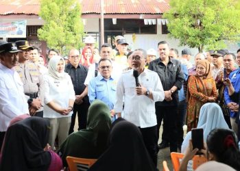 Bupati Madina dan Wabup Dampingi Dua Menteri Salurkan Bantuan di Tanggabosi