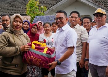 Pemulihan Pasca Banjir, Pemko Medan Serahkan Bantuan dan Pemeriksaan Kesehatan di Medan Marelan
