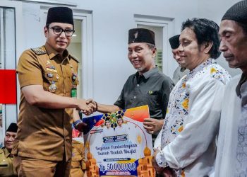 Safari Ashar di Masjid Al-Hidayah, Rico Waas Tekankan Peran Keluarga dan Masjid Bangun Kota Medan