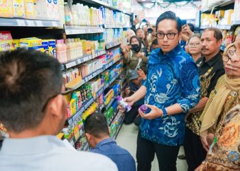Sidak Pasar Jelang Natarul, Rico Waas Temukan Produk Kadaluwarsa dan   Mendekati Habis Masa Berlaku