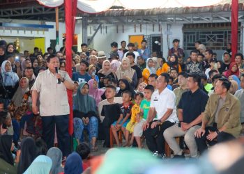 Tahun Baru di Tenda Pengungsi di Sumut, Prabowo Ajak Bobby dan Gus Irawan Selalu Ada untuk Korban Bencana 