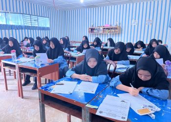 Hari Pertama Sekolah, Santri Darul Mursyid Langsung Dihadapkan Olimpiade Peminatan DM SWOT 2026