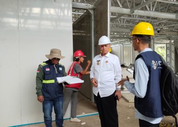 Ketua Satgas Percepatan MBG Kabupaten Pakpak Bharat Tinjau Pembangunan SPPG Di kecamatan 