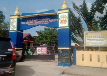 Wartawan dan Pengurus PWMOI Sulit Temui Kepala Sekolah Meski Sudah Isi Buku Tamu