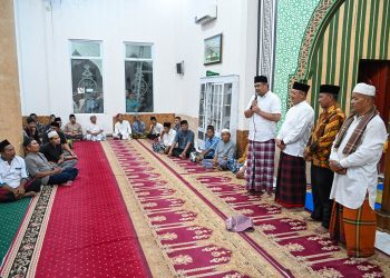 Gubernur Bobby Nasution Buka Puasa Perdana Ramadan Bersama Warga di Hunian Korban Banjir Sorkam