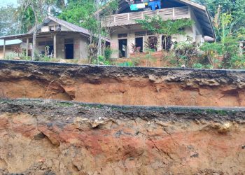 Jalan Longsor di Desa Dekha, Semakin Parah Masyarakat Berharap Cepat Ditangani Oleh Pemerintah