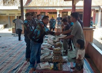 Ketua PAC IPK Marding ding Sopian S Milala Salurkan Bantuan Korban Kebakaran Lau Kasumpat