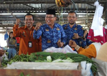 Sekda Kabupaten Pakpak Bharat Bersama Kantor Badan Pusat Statistik Pakpak Bharat,Tinjau Pasar Tradisional Klohi Salak