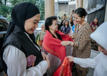 Kahiyang Ayu Promosikan Kriya Sumut kepada Ketua Umum IAD Pusat