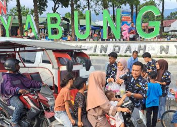 SATMA AMPI MADINA & DPK SATMA AMPI STAIN MADINA BERBAGI TAKJIL DI DEPAN ALUN-ALUN PANYABUNGAN