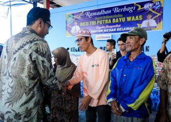 Ramadhan Berbagi dengan Warga Belawan, Rico Waas : Hidup Harus Peduli dan Saling Bantu