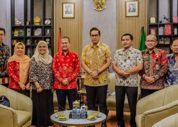 Rico Waas Tekankan Peran Apoteker dalam Perawatan dan Edukasi Obat kepada Masyarakat