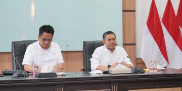 Bupati Pakpak Bharat Mengikuti Rapat   Rehabilitasi dan Rekonstruksi Pasca Bencana Melalui Virtual