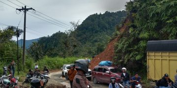 Kondisi Jalan Mulai Jembatan Merah Menuju Simpang Gambir Madina Rusak Parah, Gubsu Bobby Nasution ‘Tutup Mata’