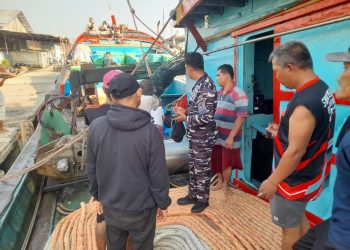 Personel TNI AL Kodaeral I Respon Cepat Tangani Kecelakaan Kerja di KM Cendrawasih