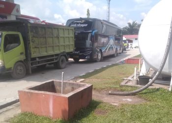 Mobil Perusahaan Diduga Isi BBM Subsidi di SPBU 14.284.633  Pangkalan Kerinci Kota