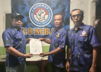 Penyerahan Mandat Ranting Aur, KOMBAT Perkuat Konsolidasi Akar Rumput di Medan