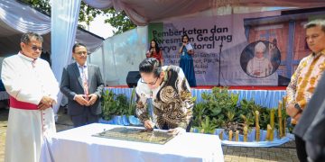 Resmikan Gedung Karya Pastoral Stasi St. Yosep, Rico Waas : Rawat Anak, Rawat Bangsa