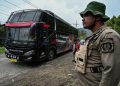 Pungli Ditertibkan, Pengunjung Pemandian Air Panas Sidebuk-Debuk Membludak