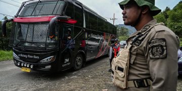 Pungli Ditertibkan, Pengunjung Pemandian Air Panas Sidebuk-Debuk Membludak