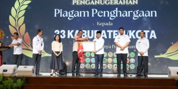 Wujudkan Kemudahan Akses Pelayanan Hukum Bagi Masyarakat, Walikota Tebing Tinggi Terima Penghargaan Dari Kementerian Hukum RI