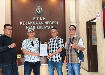 DPC LSM ElangMas Nisel Resmi Laporkan Proyek Pembangunan Rumah Dinas Nakes di Kecamatan Simuk Diduga Tidak Selesai Dikerjakan dan Terkesan Mangkrak ke Kejari Nias Selatan