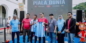 Rico Waas Nobar Piala Dunia Bersama Warga di CFD Kesawan, Ajak Generasi Muda Gemar Olahraga