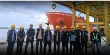 Perkuat Pengawasan, Kantor Imigrasi Kelas II TPI Belawan Periksa ABK Dua Kapal Asing di Pelabuhan Belawan