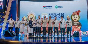Dibuka Wamendagri Bima Arya, Rico Waas Dorong Rakernas XVIII APEKSI Lahirkan Aksi Nyata bagi Daerah