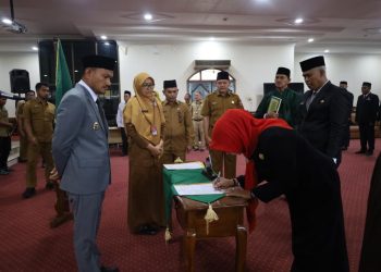 Wali Kota Tanjungbalai Lantik 16 Pejabat, Tegaskan Fokus Peningkatan Kinerja, Inovasi, Kolaborasi, Disiplin dan Siap Menjadi Duta Daerah Mewujudkan Tanjungbalai EMAS 