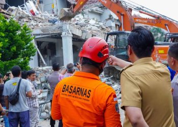 Rico Waas Kerahkan Alat Berat dan Tim Medis Tangani Ledakan di Perumahan Grand Polonia