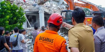 Rico Waas Kerahkan Alat Berat dan Tim Medis Tangani Ledakan di Perumahan Grand Polonia